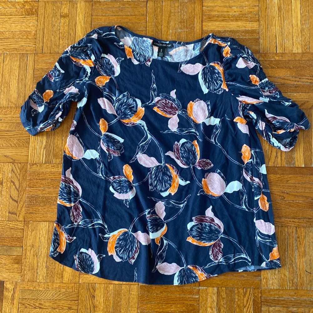 A pea in the pod top